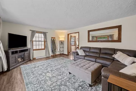 Living - 3610 37th St, Moline, IL 61265 photo 1 of 3