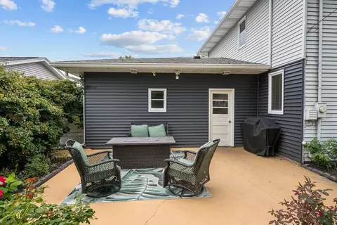 Exterior - 3610 37th St, Moline, IL 61265 photo 6 of 13