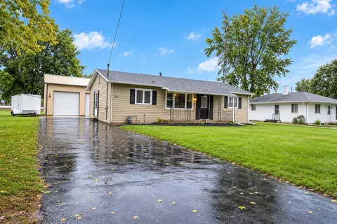 310 Water St, Earlville, IL 60518