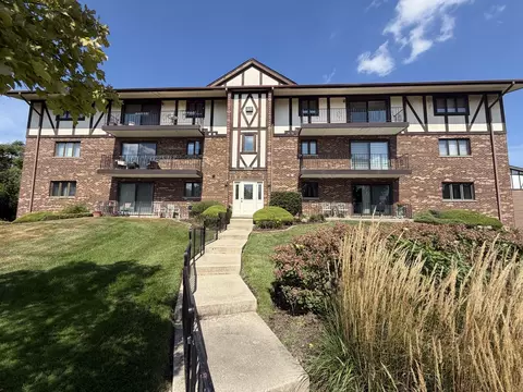 11006 S Theresa Cir #3B, Palos Hills, IL 60465