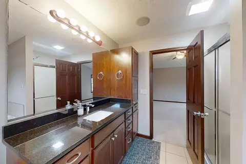 Bath - 2961 Three Eagles St, Normal, IL 61761 photo 2 of 3