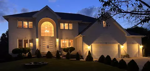 21372 Brittany Dr, Frankfort, IL 60423