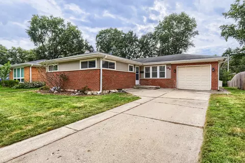 12 S Waterman Ave, Arlington Heights, IL 60004