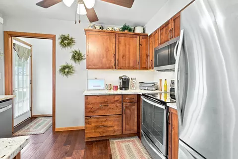 Kitchen - 2602 43rd St, Moline, IL 61265 photo 2 of 4