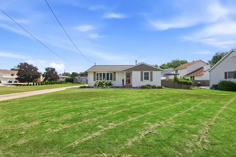 Exterior - 2602 43rd St, Moline, IL 61265 photo 15 of 19