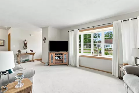 Living - 2602 43rd St, Moline, IL 61265 photo 3 of 4