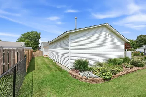 Exterior - 2602 43rd St, Moline, IL 61265 photo 12 of 19