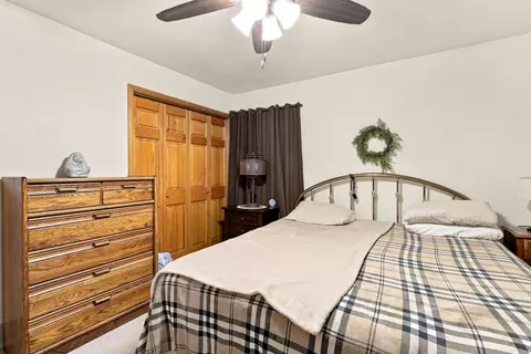 Bedroom - 2602 43rd St, Moline, IL 61265 photo 2 of 4