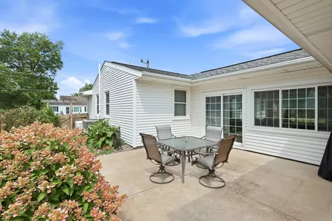 Exterior - 2602 43rd St, Moline, IL 61265 photo 13 of 19