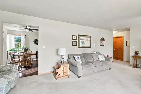 Living - 2602 43rd St, Moline, IL 61265 photo 2 of 4