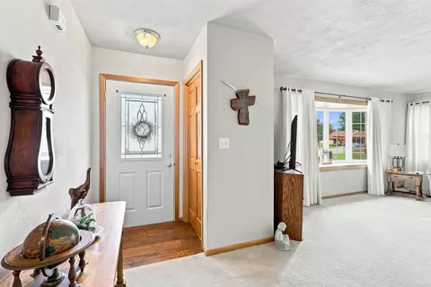 Entry Way - 2602 43rd St, Moline, IL 61265 photo 1 of 1