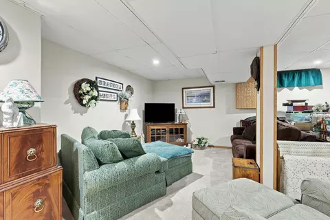 Living - 2602 43rd St, Moline, IL 61265 photo 4 of 4
