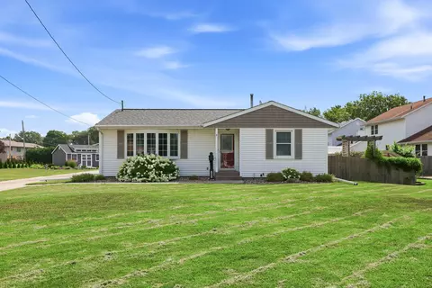 Exterior - 2602 43rd St, Moline, IL 61265 photo 17 of 19