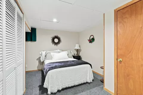 Bedroom - 2602 43rd St, Moline, IL 61265 photo 3 of 4