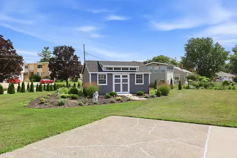 Exterior - 2602 43rd St, Moline, IL 61265 photo 11 of 19