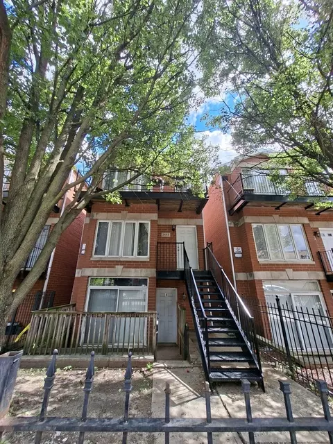 2449 W Lexington St, Chicago, IL 60612