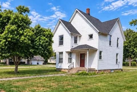 397 W Chebanse Ave, Chebanse, IL 60922