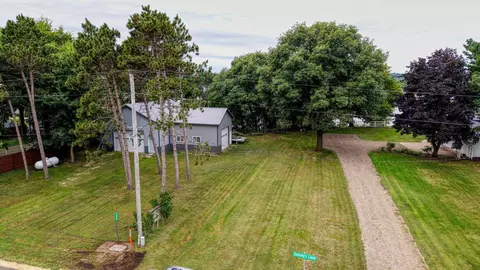 Exterior - 3272 Tammy Ln, Thomson, IL 61285 photo 7 of 10