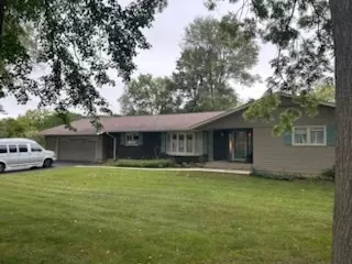 6121 Brooklyn Rd, Rochelle, IL 61068