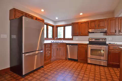 Kitchen - 2113 Fields Pl, Ottawa, IL 61350 photo 3 of 5