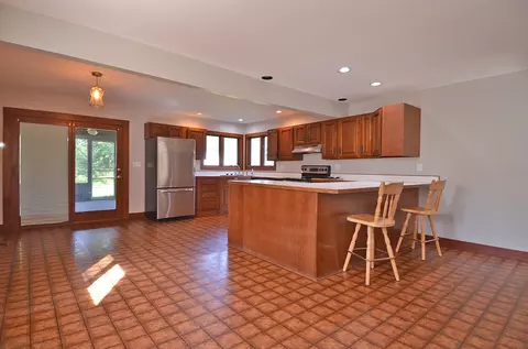 Kitchen - 2113 Fields Pl, Ottawa, IL 61350 photo 2 of 5