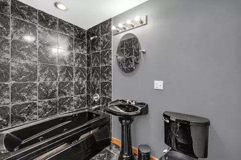 Bath - Undisclosed, Chicago, IL 60620 photo 6 of 6