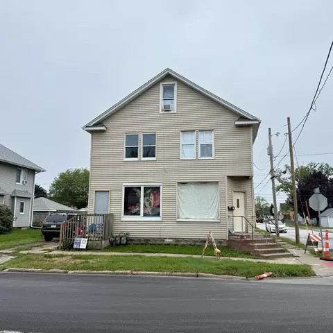 3643 Rockingham Rd, Davenport, IA 52802