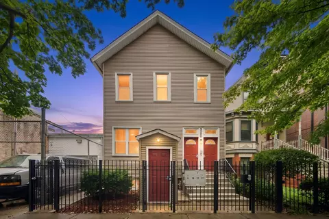 3208 N Seminary Ave, Chicago, IL 60657