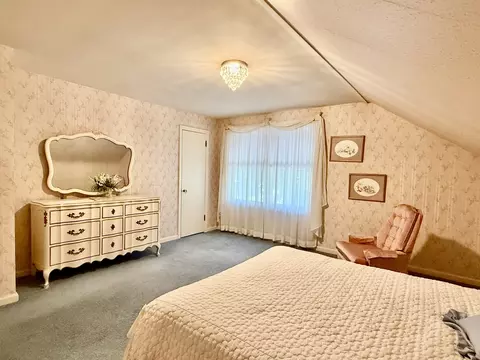 Bedroom - 2113 12th St, Peru, IL 61354 photo 5 of 9
