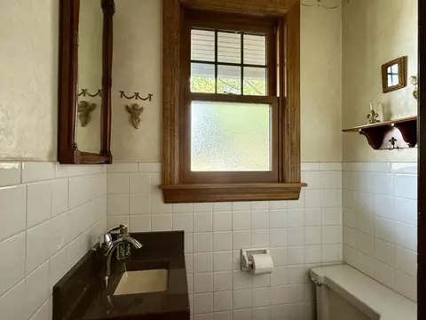 Bath - 2113 12th St, Peru, IL 61354 photo 1 of 6