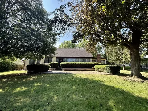 Exterior - 2113 12th St, Peru, IL 61354 photo 3 of 8