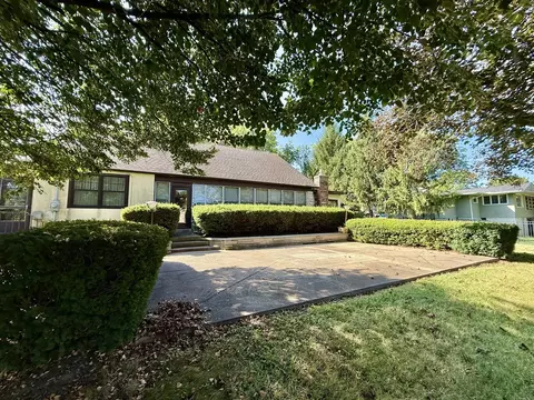 Exterior - 2113 12th St, Peru, IL 61354 photo 4 of 8