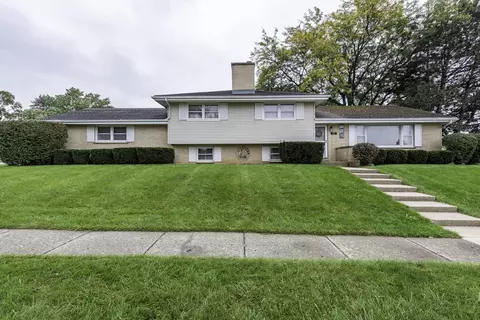 719 Hillside Ave, Antioch, IL 60002