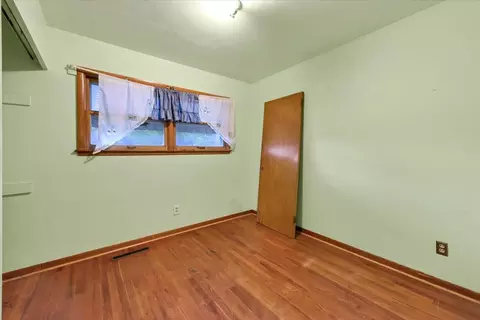 Bedroom - 5715 Fox Lake Rd, Mchenry, IL 60051 photo 1 of 3