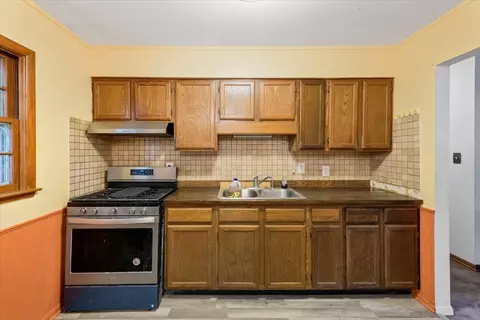 Kitchen - 5715 Fox Lake Rd, Mchenry, IL 60051 photo 2 of 2