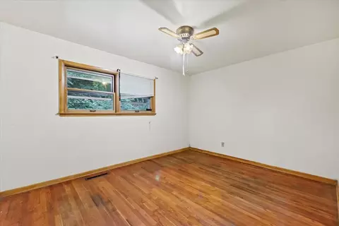 Bedroom - 5715 Fox Lake Rd, Mchenry, IL 60051 photo 3 of 3