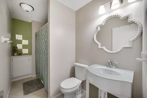 Bath - 951 Surf Ct, Bartlett, IL 60103 photo 2 of 2