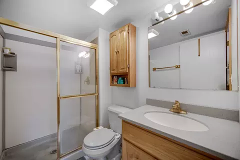Bath - 951 Surf Ct, Bartlett, IL 60103 photo 1 of 2