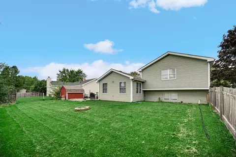 Exterior - 951 Surf Ct, Bartlett, IL 60103 photo 4 of 6