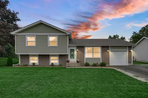 Exterior - 951 Surf Ct, Bartlett, IL 60103 photo 5 of 6