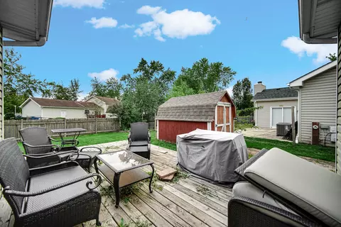 Exterior - 951 Surf Ct, Bartlett, IL 60103 photo 2 of 6