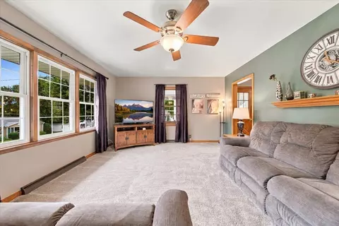 Living - 302 Towne St, Morrison, IL 61270 photo 1 of 2