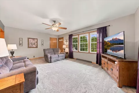 Living - 302 Towne St, Morrison, IL 61270 photo 2 of 2