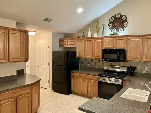 Kitchen - 23857 N Dayfield Dr, Plainfield, IL 60586 photo 1 of 2
