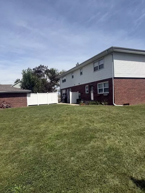 201 S Towanda Ave, Normal, IL 61761 photo 5