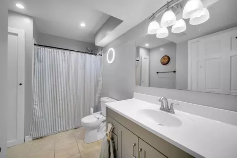 Bath - 7016 Lewis Clark Dr, Plainfield, IL 60586 photo 2 of 2