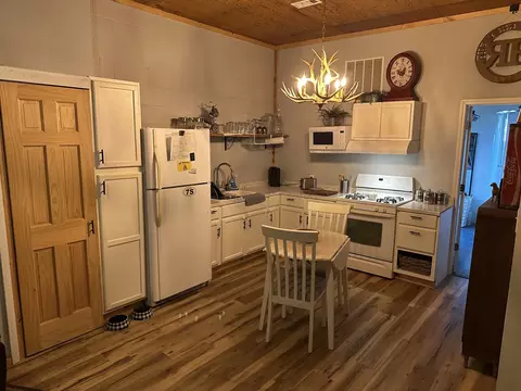 Kitchen - 348 State Rte 37 Rte, Kell, IL 62853 photo 1 of 2