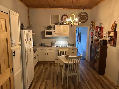 Kitchen - 348 State Rte 37 Rte, Kell, IL 62853 photo 2 of 2