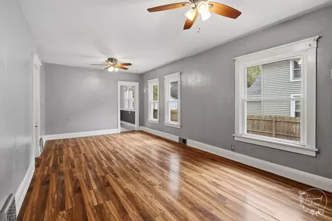 Living - 430 S Myrtle Ave, Kankakee, IL 60901 photo 1 of 4
