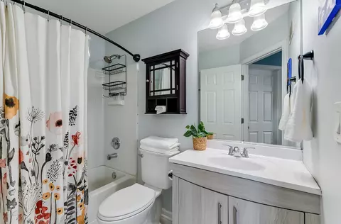 Bath - 1035 Serendipity Dr, Aurora, IL 60504 photo 5 of 5